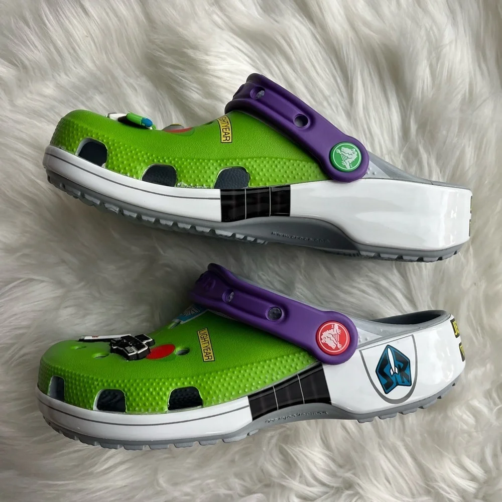 🆕Disney Toy Story Crocs Buzz Lightyear Light up Size J3 W5